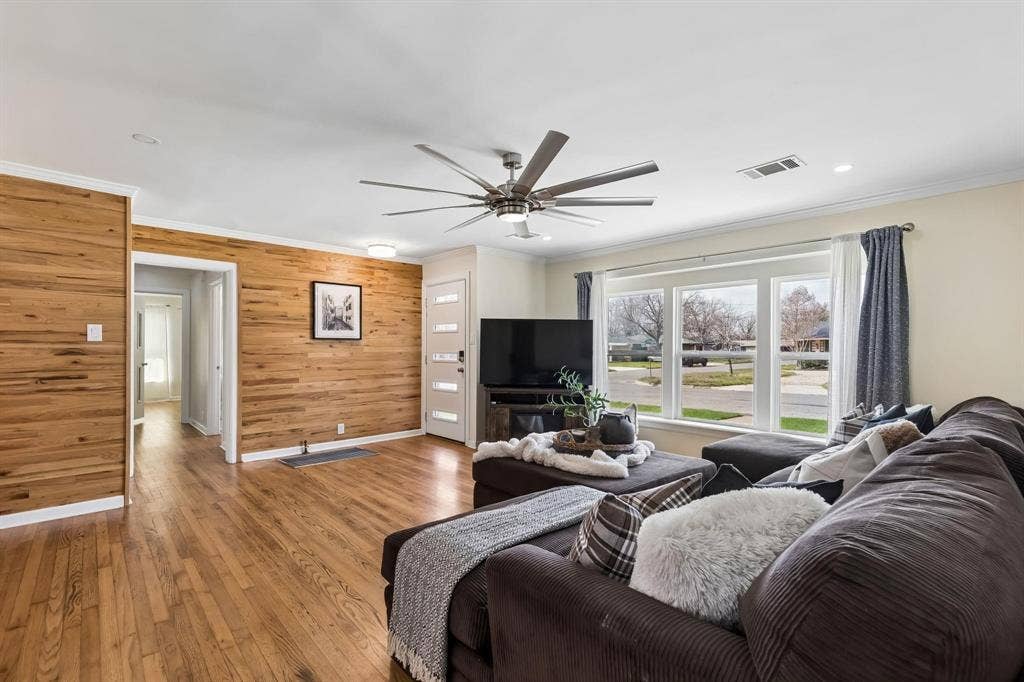 1401 N Highland Avenue, Sherman, TX 75092