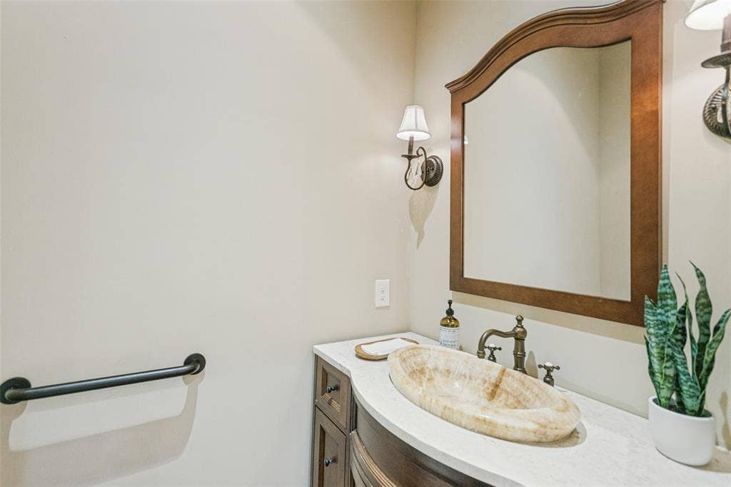 6003 Weymouth Drive, Dallas, TX 75252 6003 Weymouth Drive, Dallas, TX 75252