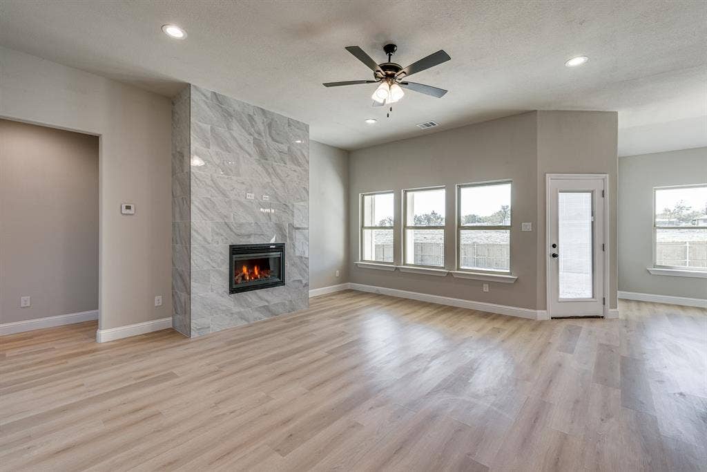 320 E Marshall Court, Palmer, TX 75152 320 E Marshall Court, Palmer, TX 75152