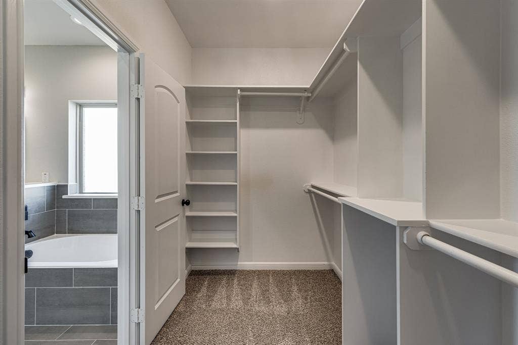 320 E Marshall Court, Palmer, TX 75152 320 E Marshall Court, Palmer, TX 75152