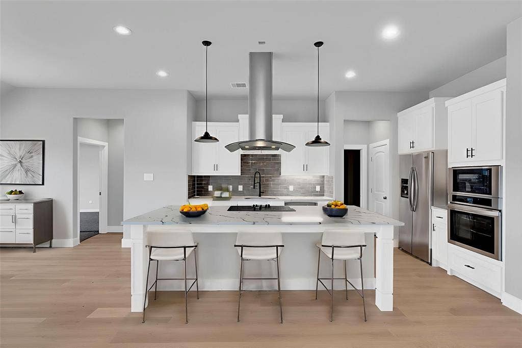 320 E Marshall Court, Palmer, TX 75152 320 E Marshall Court, Palmer, TX 75152
