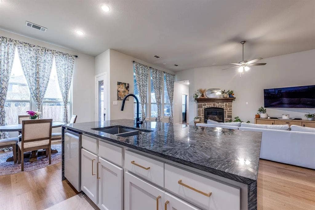1249 Meridian Drive, Forney, TX 75126 Quartzite waterfall countertops