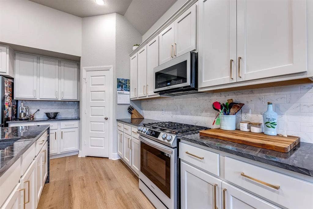 1249 Meridian Drive, Forney, TX 75126 1249 Meridian Drive, Forney, TX 75126