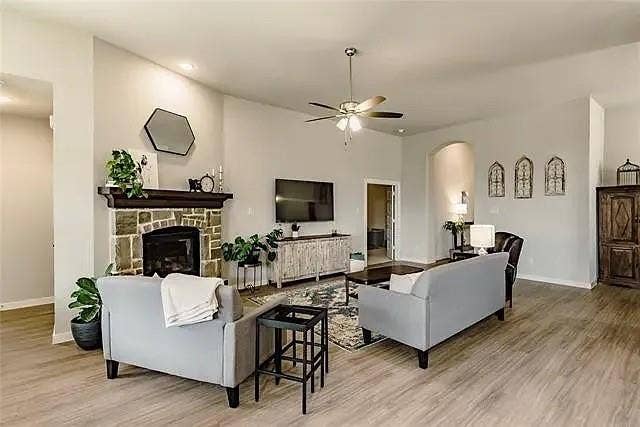 1249 Meridian Drive, Forney, TX 75126 1249 Meridian Drive, Forney, TX 75126