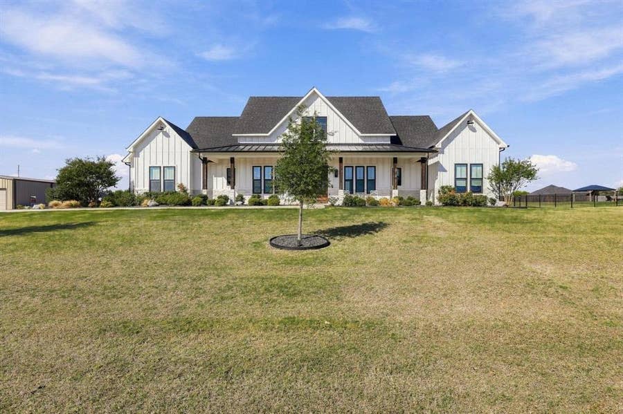 Property photo for 222 Magnolia Drive, Van Alstyne, TX