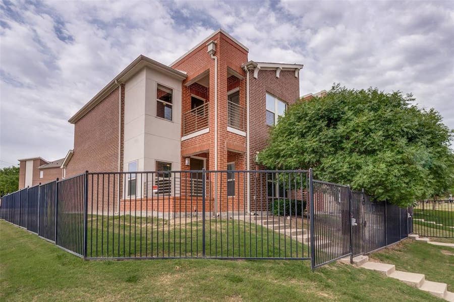 Property photo for 1596 Fiji Street, Dallas, TX
