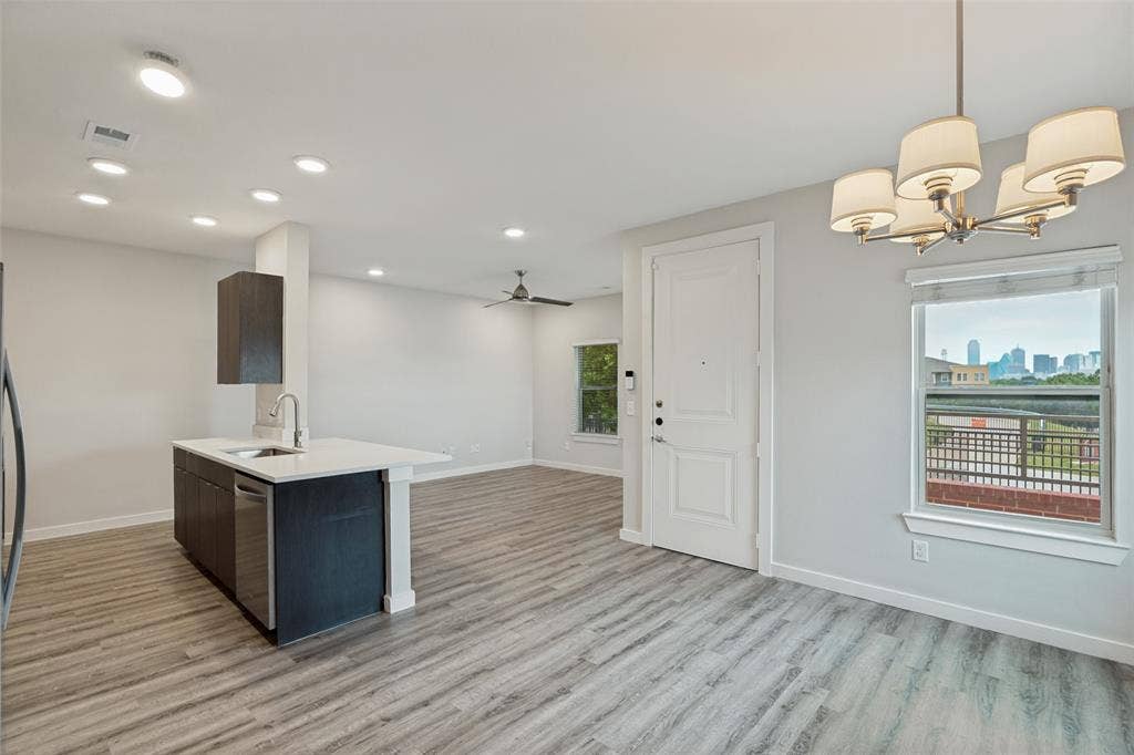 1596 Fiji Street, Dallas, TX 75203