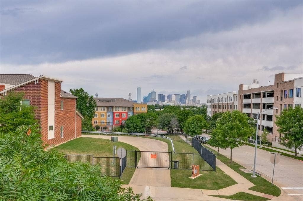 1596 Fiji Street, Dallas, TX 75203