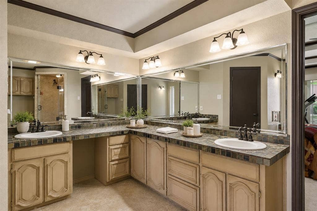4008 Fairlakes Drive, Dallas, TX 75228 Dual vanity with undermount sinks and tile countertops