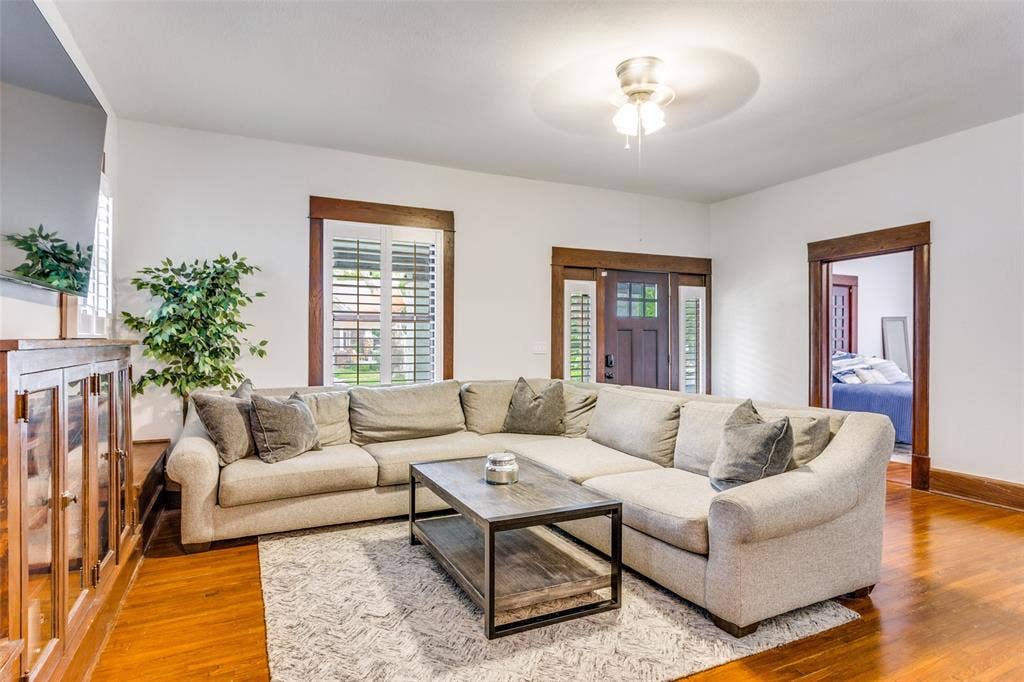 1810 5th Avenue, Fort Worth, TX 76110 1810 5th Avenue, Fort Worth, TX 76110