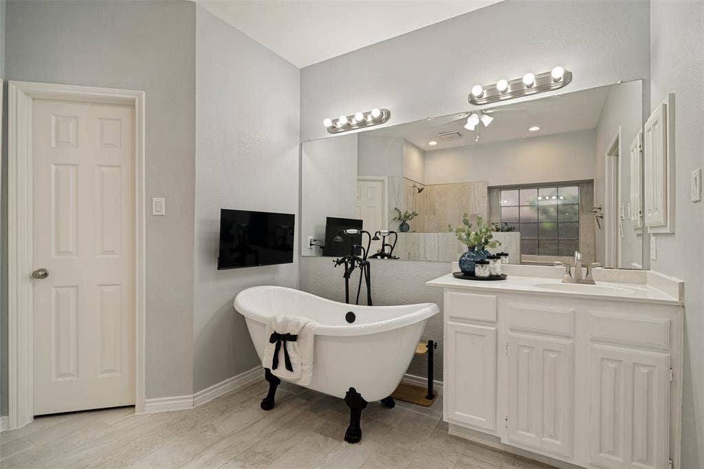 4304 Cape Cod Drive, The Colony, TX 75056 4304 Cape Cod Drive, The Colony, TX 75056