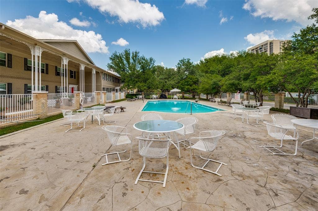 6211 Bandera Avenue, #D, Dallas, TX 75225