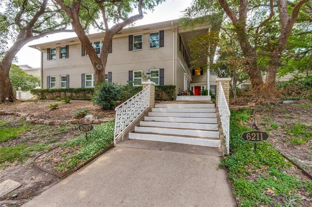 6211 Bandera Avenue, #D, Dallas, TX 75225