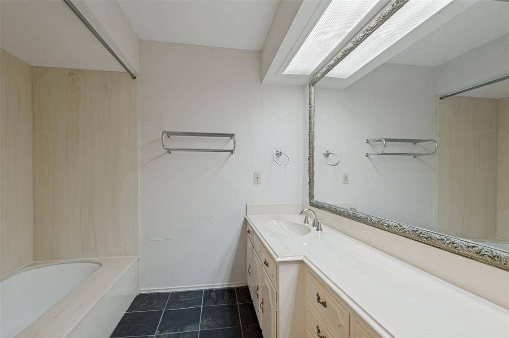 6211 Bandera Avenue, #D, Dallas, TX 75225