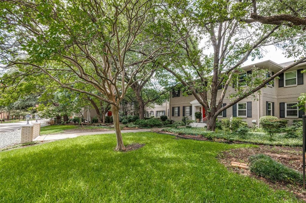 6211 Bandera Avenue, #D, Dallas, TX 75225