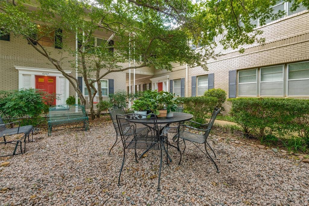 6211 Bandera Avenue, #D, Dallas, TX 75225