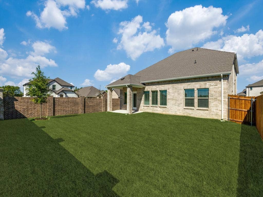 1411 Buck Run Drive, McKinney, TX 75071 Huge Fenced Backyard