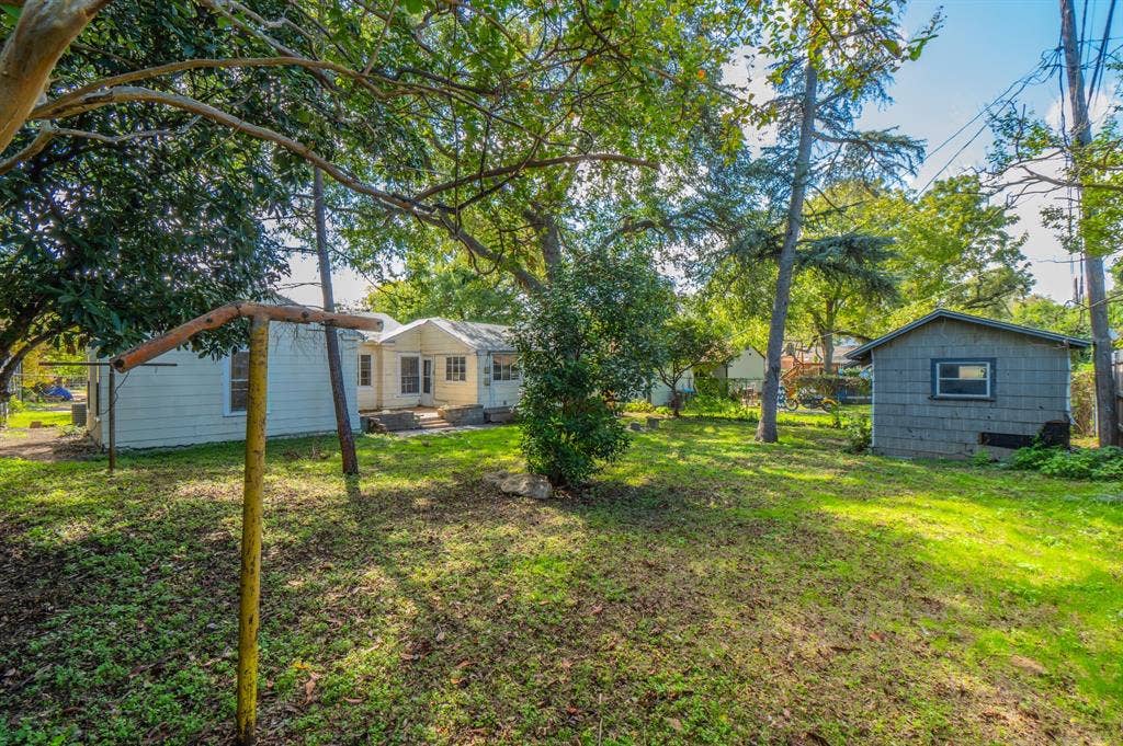 6454 Greenway Road, Fort Worth, TX 76116