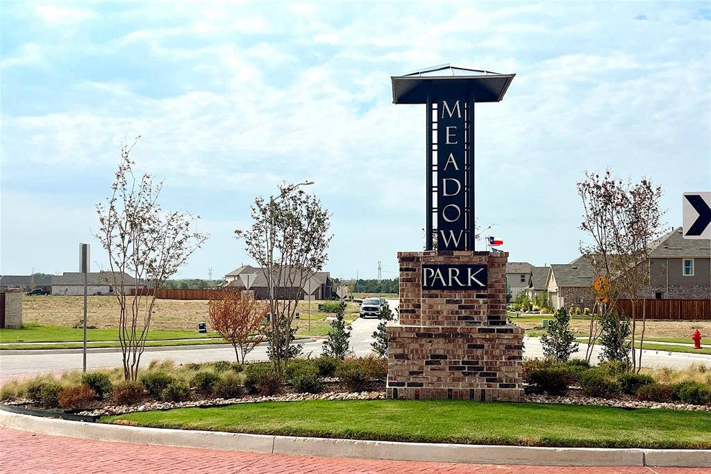 7437 Spicebush Drive, Denton, TX 76259
