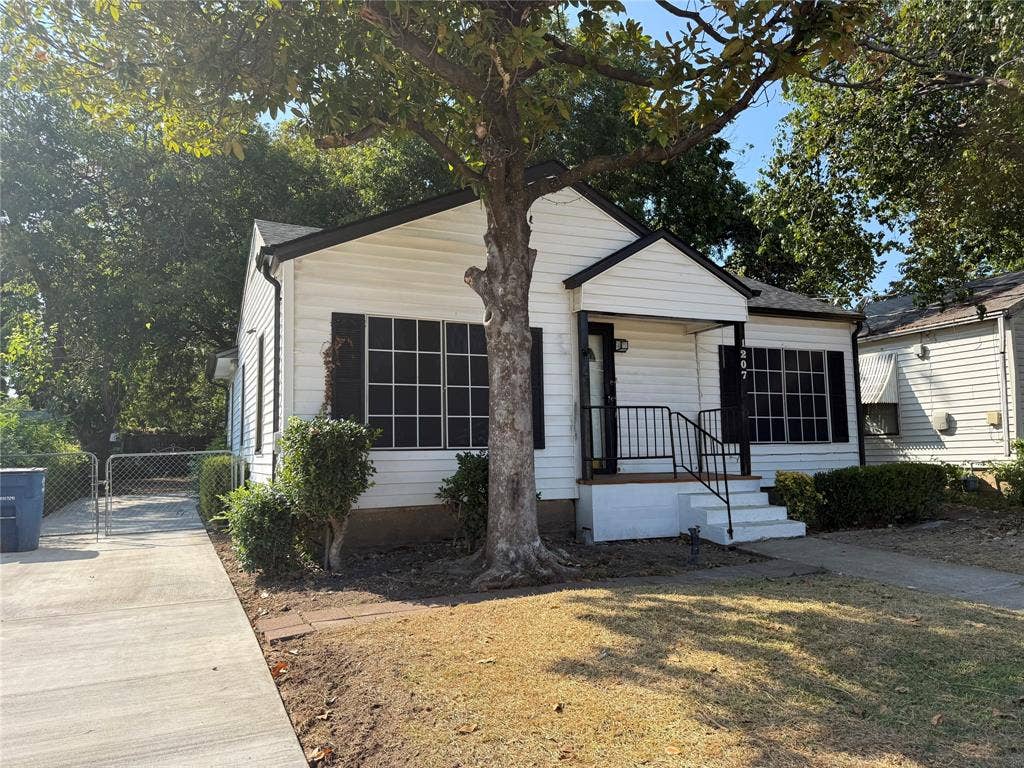 1207 Tarpley Avenue, Dallas, TX 75211 1207 Tarpley Avenue, Dallas, TX 75211