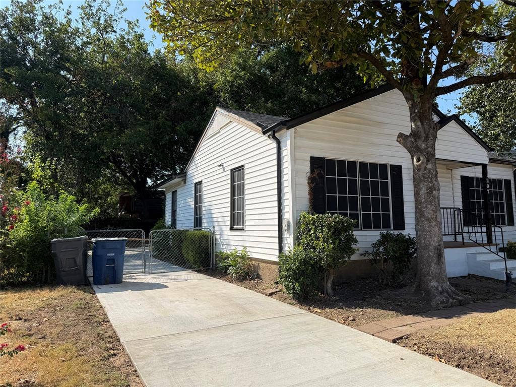1207 Tarpley Avenue, Dallas, TX 75211 1207 Tarpley Avenue, Dallas, TX 75211