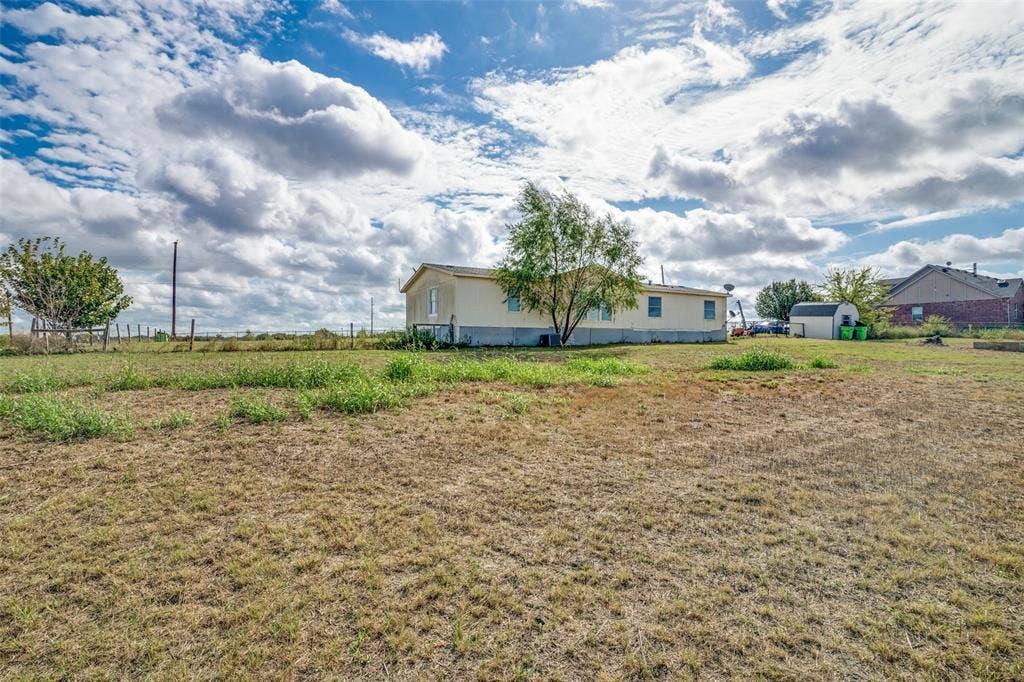 5986 County Road 593, Nevada, TX 75173
