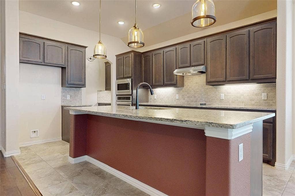 1021 Flagstone Drive, Weatherford, TX 76085 1021 Flagstone Drive, Weatherford, TX 76085