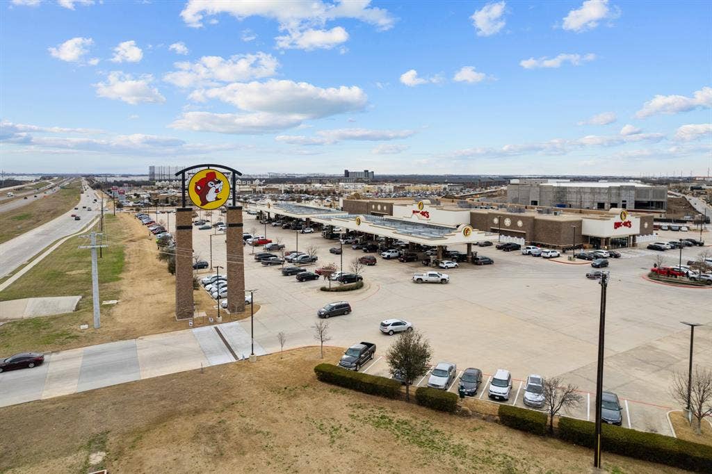 607 Tracy Court, Justin, TX 76247