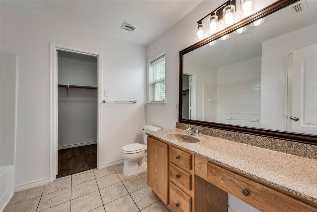 2133 Lone Pecan Drive, Mesquite, TX 75181 2133 Lone Pecan Drive, Mesquite, TX 75181