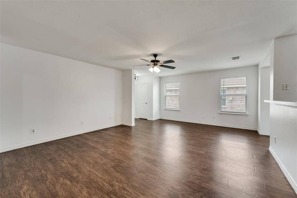 2133 Lone Pecan Drive, Mesquite, TX 75181 2133 Lone Pecan Drive, Mesquite, TX 75181