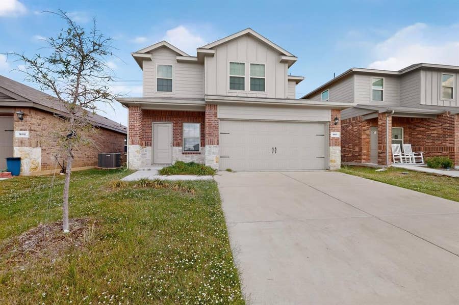 Property photo for 903 Shear Drive, Royse City, TX