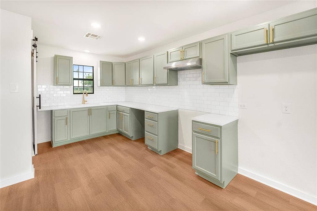 6903 Rogers Hill, Waco, TX 76705 6903 Rogers Hill, Waco, TX 76705
