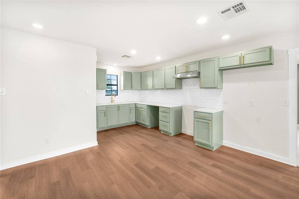 6903 Rogers Hill, Waco, TX 76705 6903 Rogers Hill, Waco, TX 76705