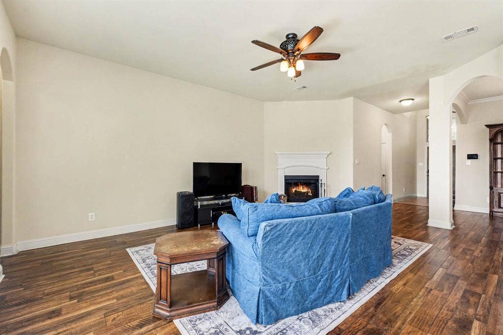 1005 Seminole Lane, Greenville, TX 75402 An inviting layout for everyday comfort.