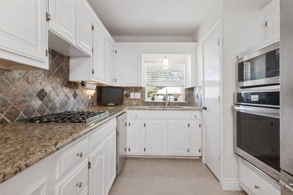 1724 Callaway Drive, Plano, TX 75075 Kitchen overlooks the park!