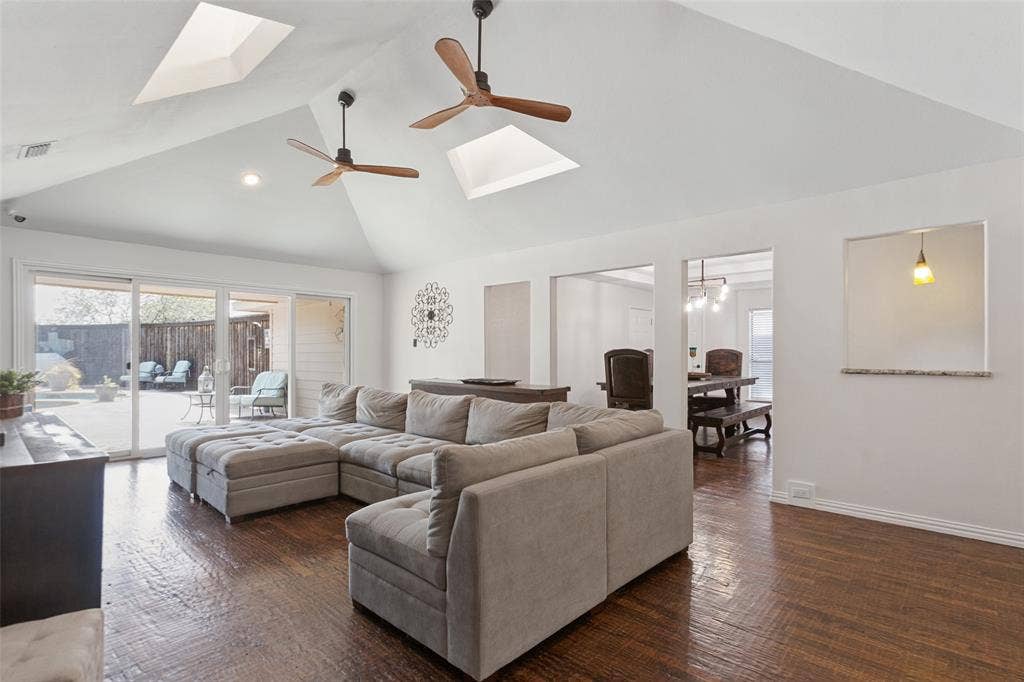 1724 Callaway Drive, Plano, TX 75075 Do not get distracted by the light at the bar, this is a great space!