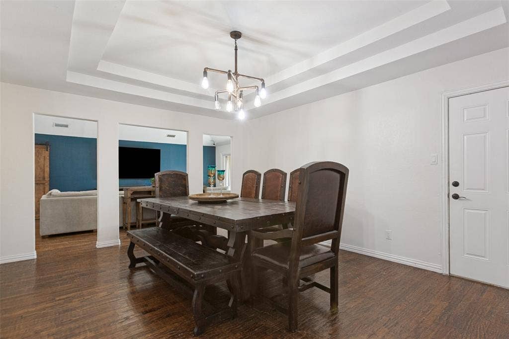 1724 Callaway Drive, Plano, TX 75075 No really, this dining room can host everyone!