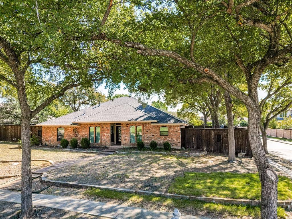 1724 Callaway Drive, Plano, TX 75075 1724 Callaway Drive, Plano, TX 75075
