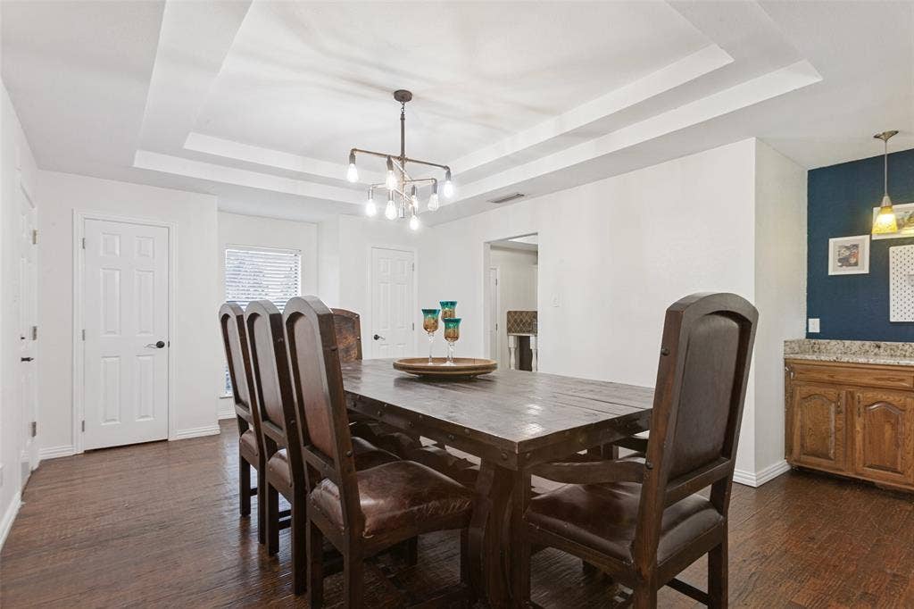 1724 Callaway Drive, Plano, TX 75075 Large dining area, with enough room for entire cast of Game of Thrones!