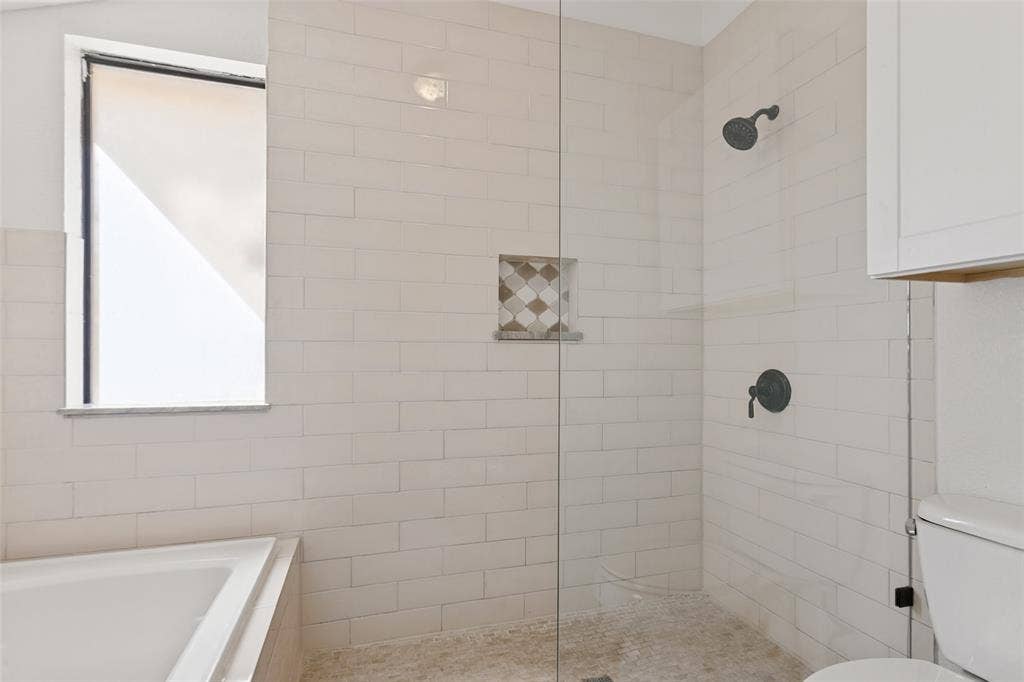 1724 Callaway Drive, Plano, TX 75075 Wet Room!