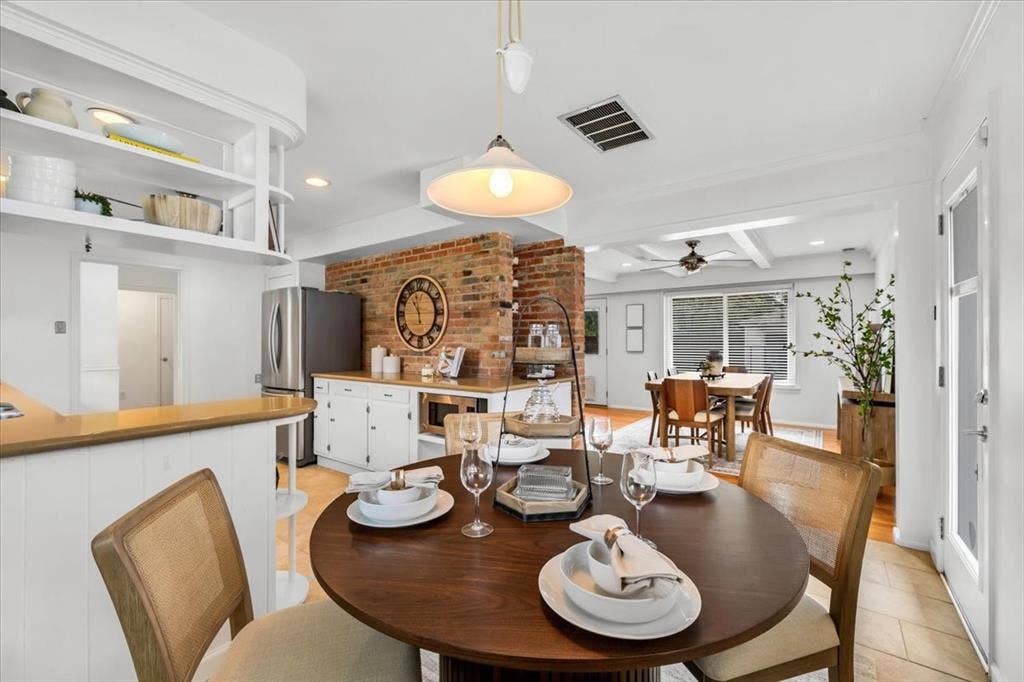 6452 Highgate Lane, Dallas, TX 75214 6452 Highgate Lane, Dallas, TX 75214