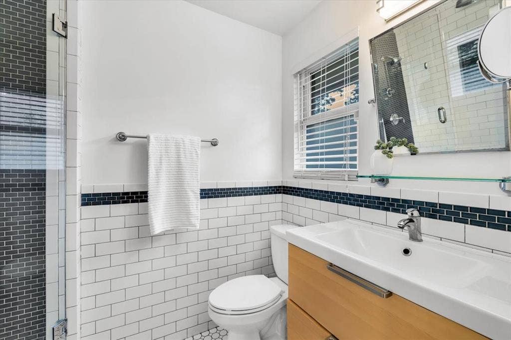 6452 Highgate Lane, Dallas, TX 75214 6452 Highgate Lane, Dallas, TX 75214