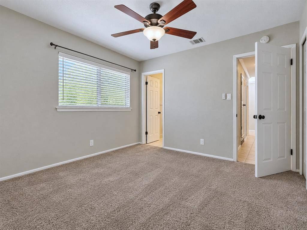 806 Greenhaven Drive, Richardson, TX 75080 Primary Bedroom with en suite bathroom