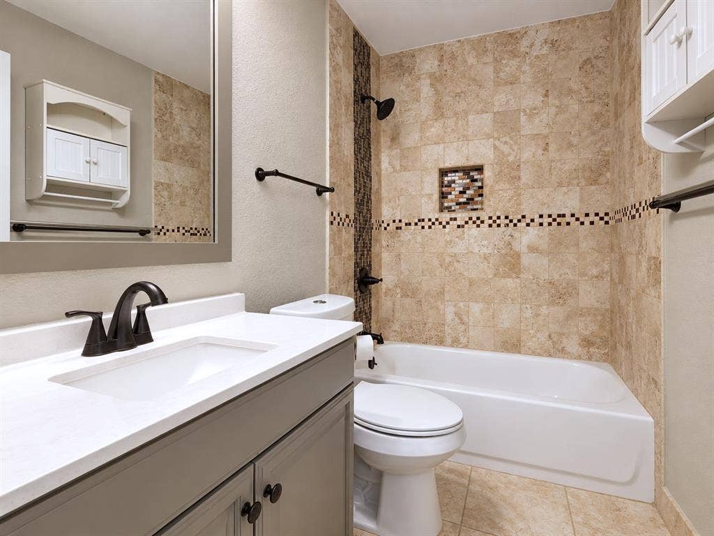 806 Greenhaven Drive, Richardson, TX 75080 Hall Bathroom