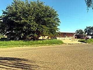 Property photo for 304 11th Street, Abernathy, TX