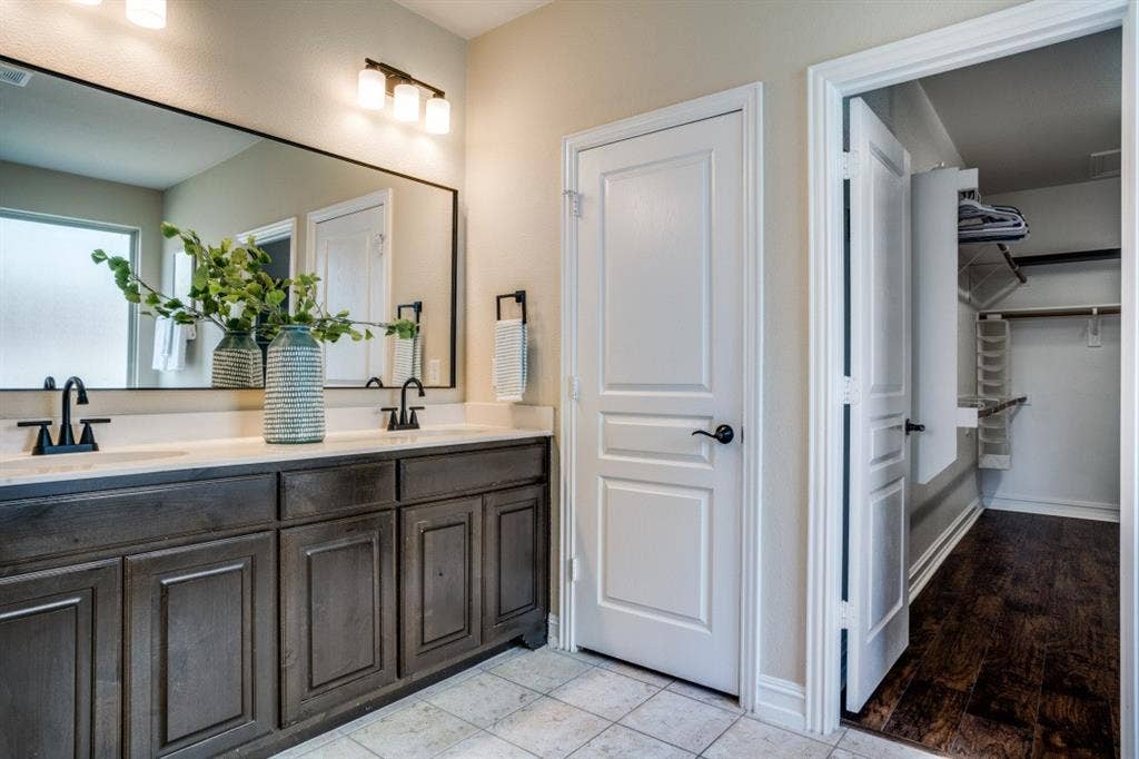 1060 Enchanted Rock Drive, Allen, TX 75013 1060 Enchanted Rock Drive, Allen, TX 75013