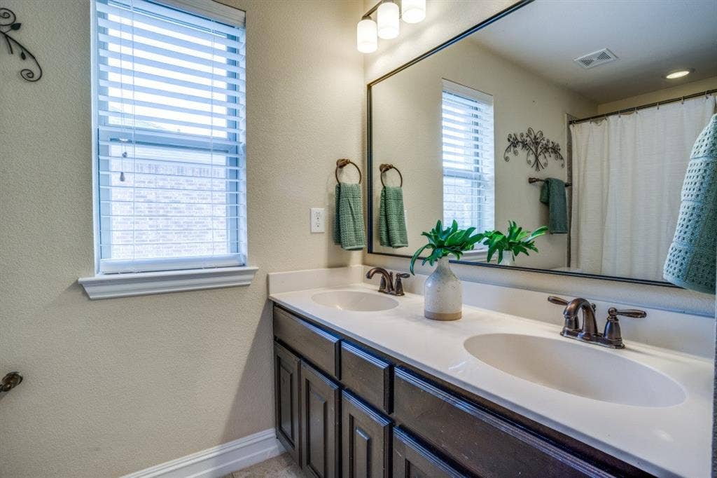 1060 Enchanted Rock Drive, Allen, TX 75013 1060 Enchanted Rock Drive, Allen, TX 75013