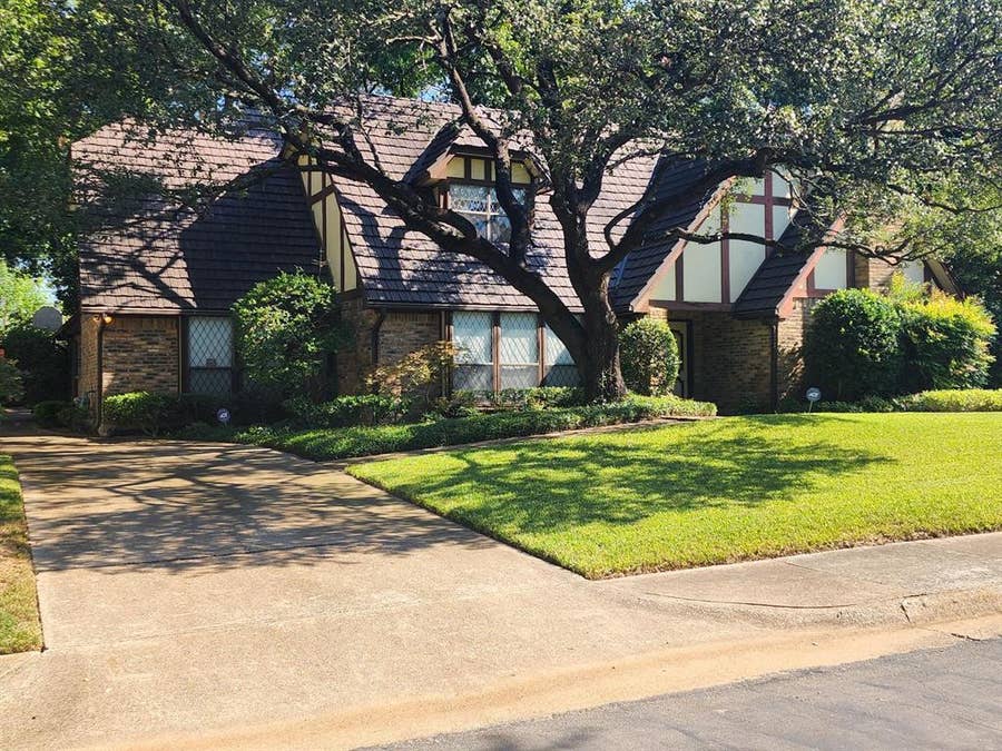 Property photo for 6510 Covecreek Place, Dallas, TX