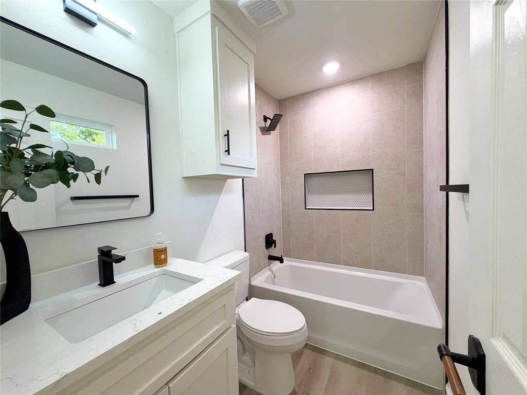 1802 Division Street, Commerce, TX 75428 1802 Division Street, Commerce, TX 75428