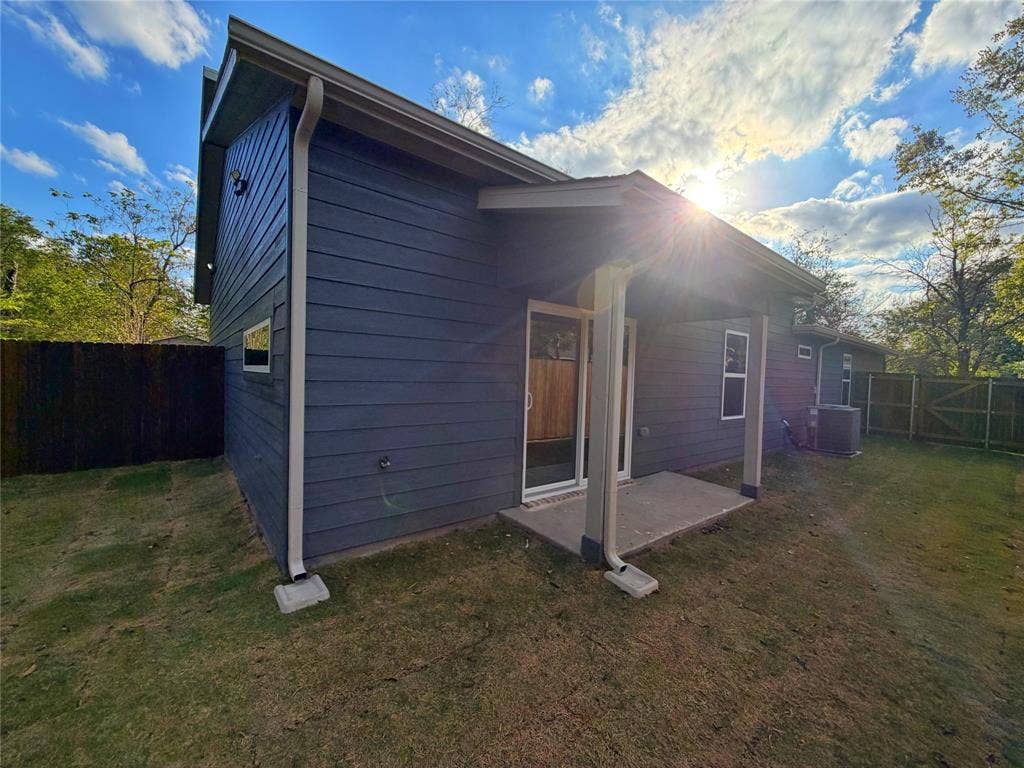 1802 Division Street, Commerce, TX 75428 1802 Division Street, Commerce, TX 75428